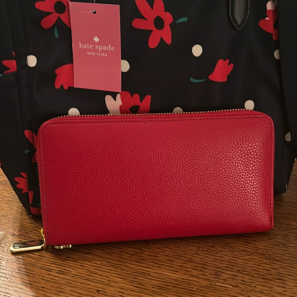 Leather wallet- credit card clutch: New! Never been used